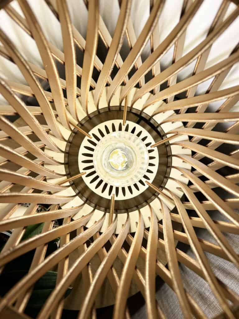 Lampe en bois originale